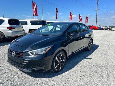 Used 2023 Nissan Versa SR w/ Trunk Package FWD image 18