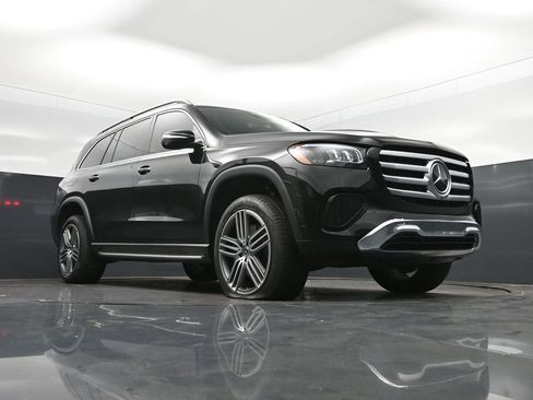 Used 2025 Mercedes-Benz GLS 450 4MATIC image 43