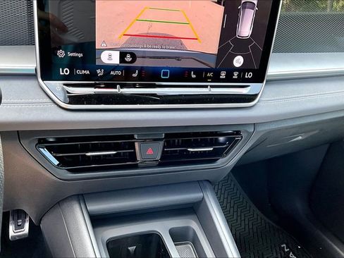 New 2026 Volkswagen Tiguan SE R-Line AWD/4WD image 16