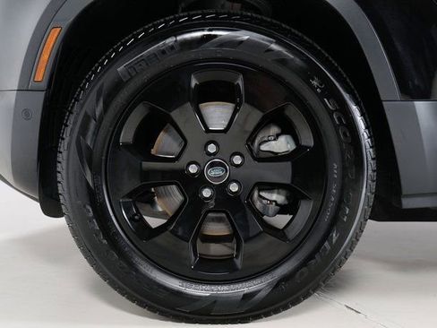 Used 2025 Land Rover Defender 110 S image 9