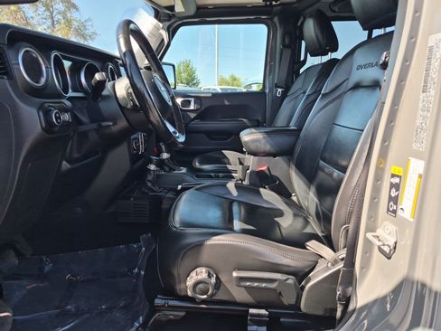 Used 2020 Jeep Gladiator Overland AWD/4WD image 15