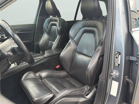 Used 2017 Volvo XC90 T6 Momentum w/ Vision Package AWD/4WD image 13