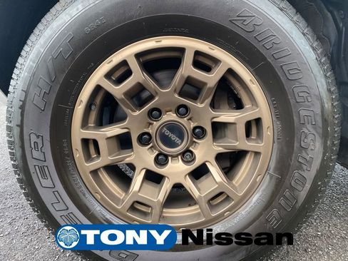 Used 2023 Toyota 4Runner 40th Anniversary SE AWD/4WD image 9