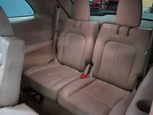 Used 2010 Lincoln MKT 2WD image 18