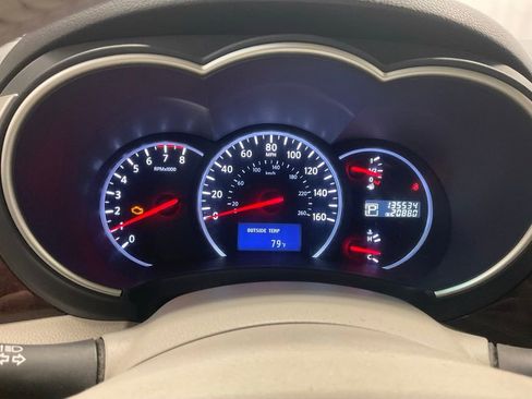 Used 2013 Nissan Quest SL FWD image 2