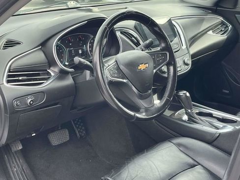 Used 2018 Chevrolet Malibu LT w/ Leather Package image 12