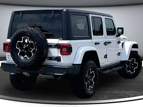 Used 2023 Jeep Wrangler Unlimited Sahara w/ Cold Weather Group AWD/4WD image 6