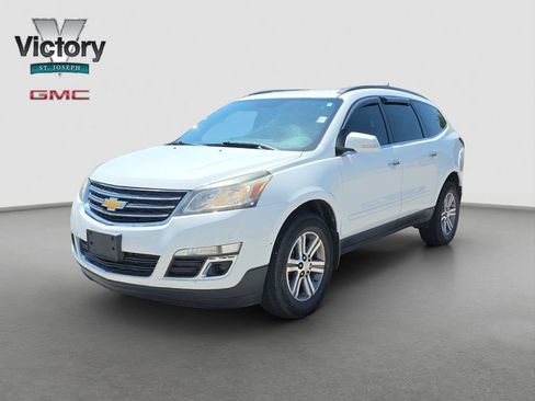 Used 2016 Chevrolet Traverse LT FWD image 3