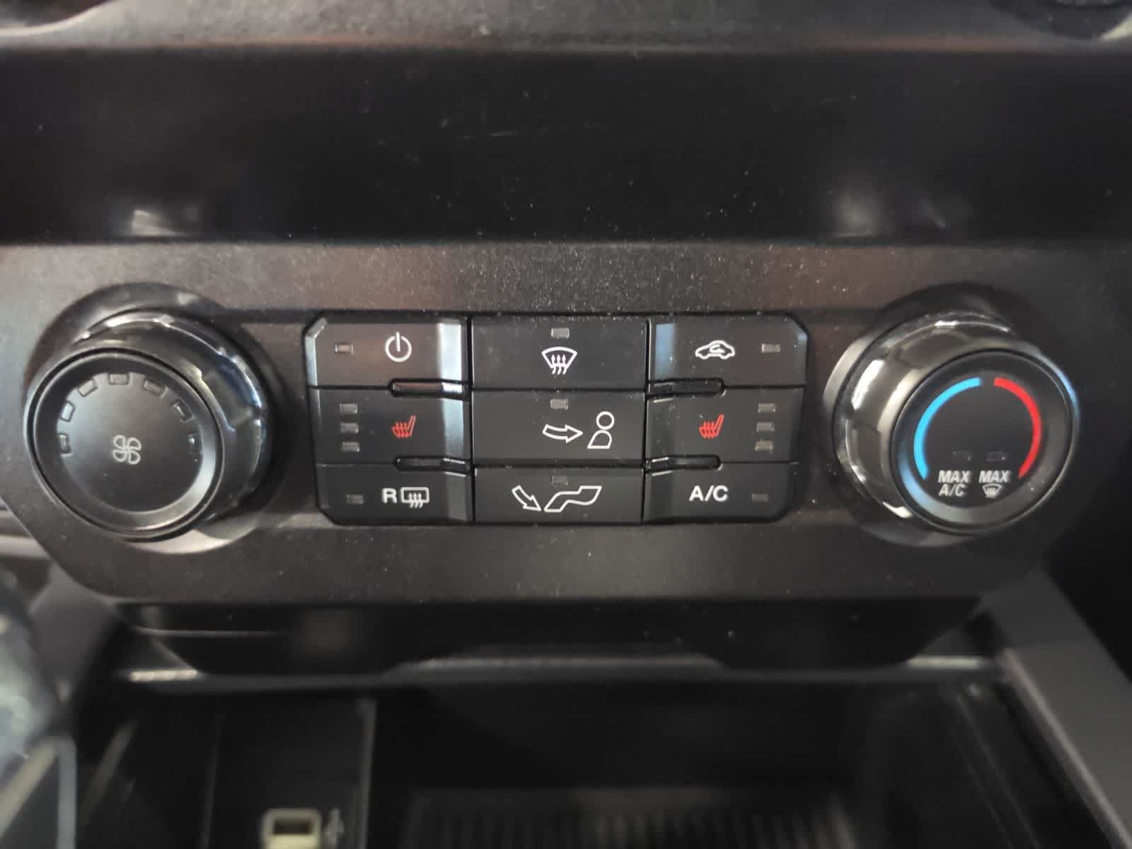 Used 2020 Ford F150 XLT w/ Equipment Group 302A Luxury AWD/4WD image 27