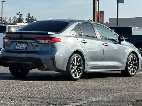 Used 2022 Toyota Corolla SE image 2