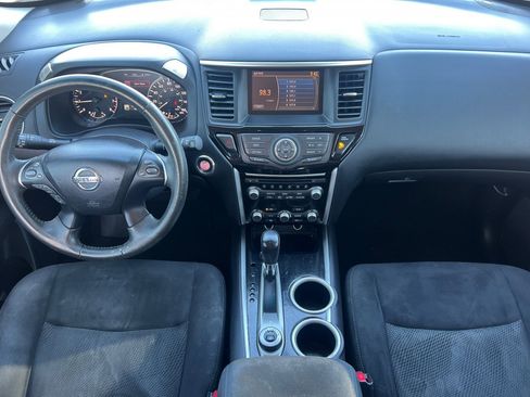 Used 2015 Nissan Pathfinder SV image 10