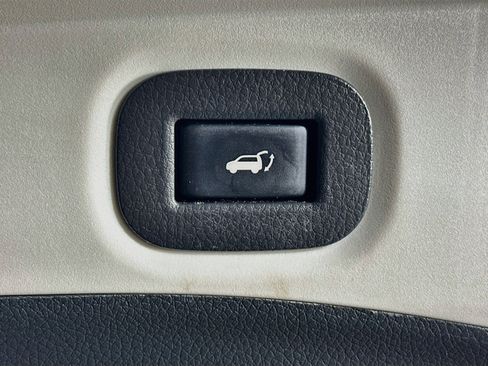 Used 2018 Nissan Rogue SV FWD image 29
