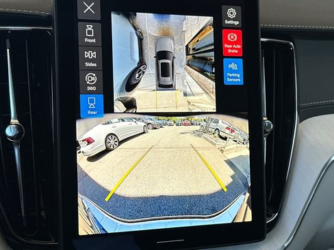 New 2026 Volvo XC60 B5 Ultra AWD/4WD image 16