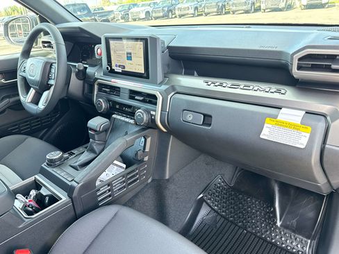 Used 2026 Toyota Tacoma TRD Off-Road AWD/4WD image 16