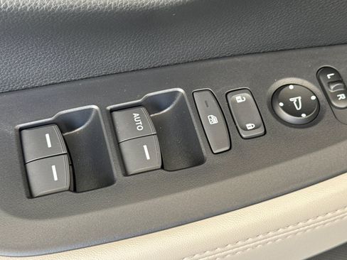 Used 2026 Honda HR-V LX image 13