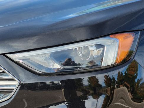 Used 2024 Ford Edge Titanium image 8