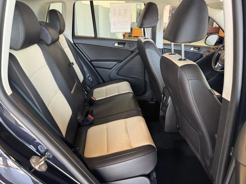 Used 2017 Volkswagen Tiguan S AWD/4WD image 12