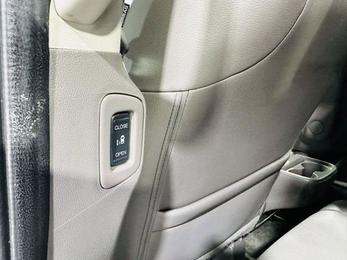 Used 2015 Honda Odyssey Touring image 36