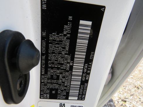 Used 2013 Toyota Venza LE FWD image 32