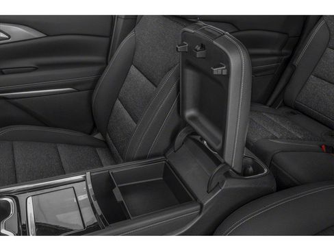 Used 2024 Chevrolet Traverse LS AWD/4WD image 13