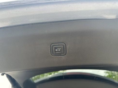 Used 2019 Buick Enclave Avenir w/ Avenir Technology Package AWD/4WD image 61