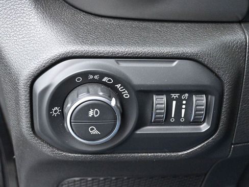 Used 2021 Jeep Gladiator Willys image 27