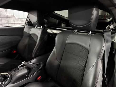 Used 2011 Nissan 370Z Touring w/ Sport Pkg RWD image 38