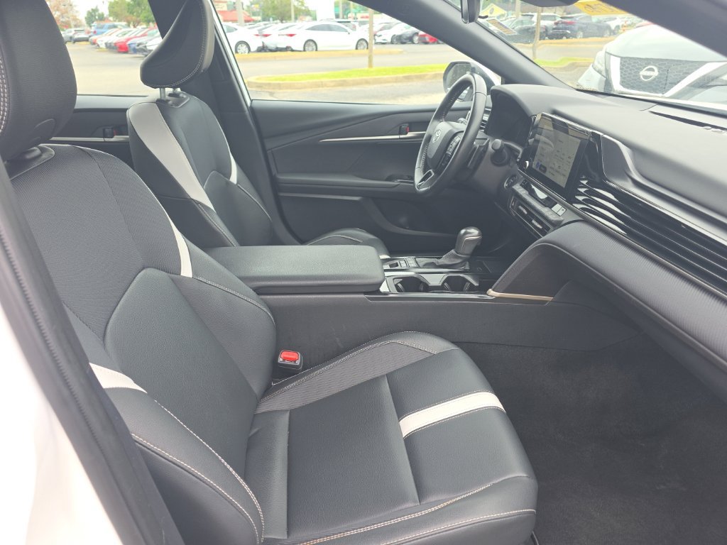 Certified 2025 Toyota Camry SE FWD image 9