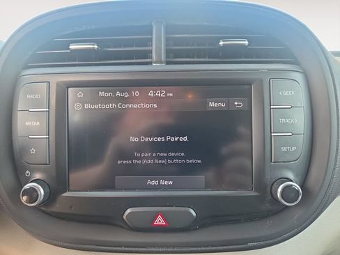 Used 2023 Kia Soul LX FWD image 24