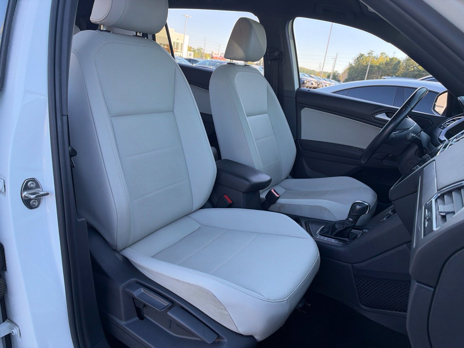 Used 2019 Volkswagen Tiguan SEL Premium R-Line FWD image 38