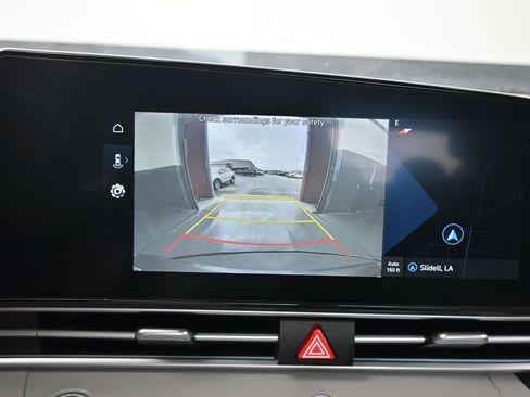 Used 2025 Hyundai Elantra Limited FWD image 30