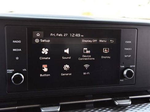 Used 2024 Kia Carnival LX image 13