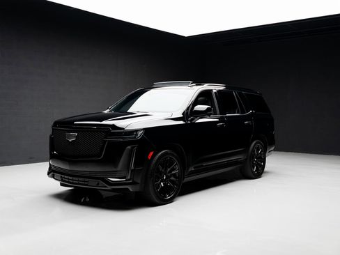 Used 2023 Cadillac Escalade Sport w/ LPO, ONYX Package AWD/4WD image 5