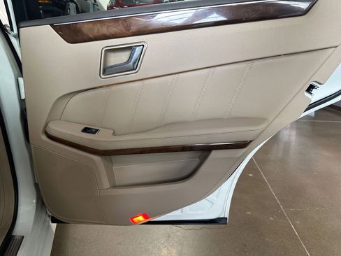 Used 2010 Mercedes-Benz E 350 4MATIC Sedan image 74