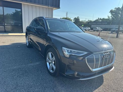 Used 2019 Audi e-tron Premium Plus AWD/4WD image 5