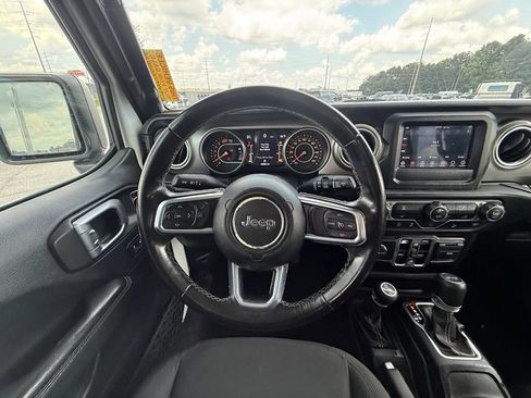 Used 2020 Jeep Wrangler Unlimited Sahara AWD/4WD image 11