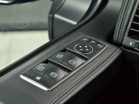 Used 2016 Mercedes-Benz G 63 AMG 4MATIC image 32