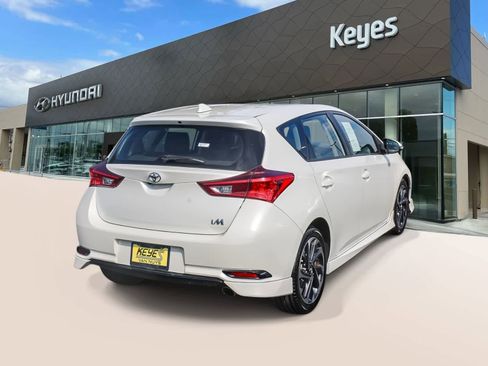 Used 2018 Toyota Corolla iM w/ Carpet Mat Package (TMS) image 4