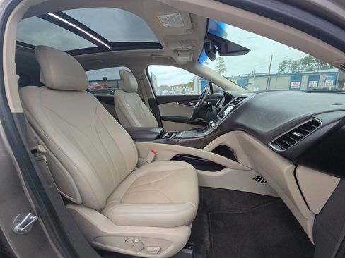 Used 2018 Lincoln MKX Reserve w/ Lincoln MKX Climate Package image 19