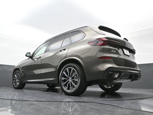 New 2026 BMW X5 xDrive50e w/ M Sport Package AWD/4WD image 25