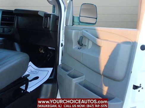 Used 2016 GMC Savana 3500 Extended image 11