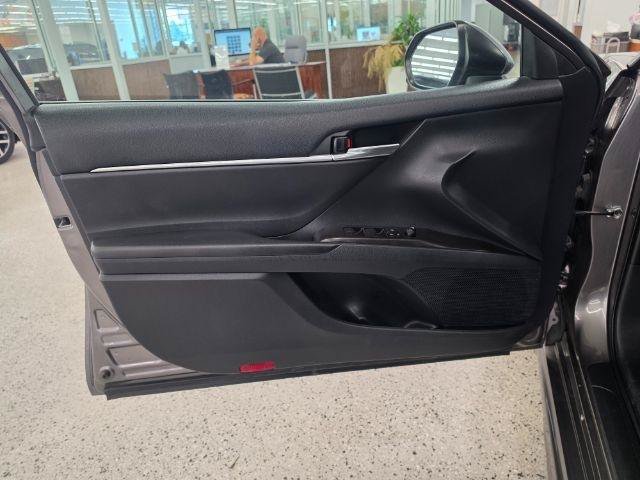 Used 2021 Toyota Camry SE FWD image 25