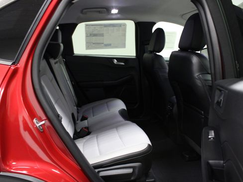 New 2026 Ford Escape SE image 15