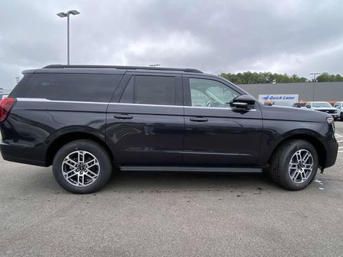 New 2025 Ford Expedition Max Active RWD image 2