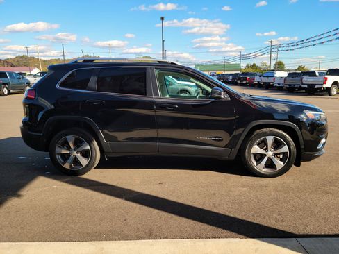 Used 2019 Jeep Cherokee Limited image 21