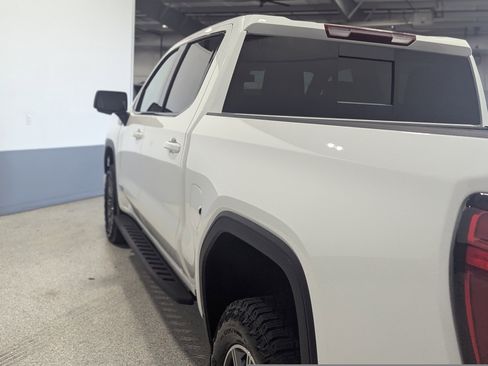Used 2025 GMC Sierra 1500 AT4 w/ AT4 Premium Package AWD/4WD image 5