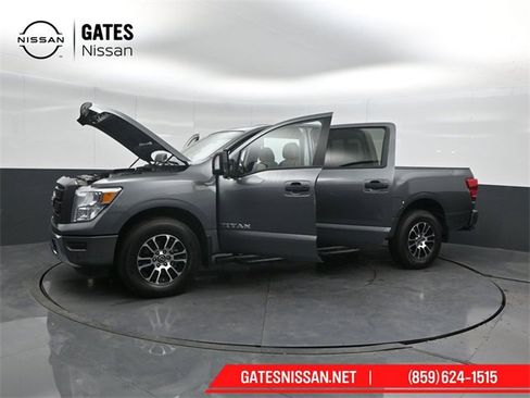 Used 2024 Nissan Titan SV w/ SV Convenience Package image 52
