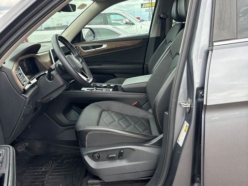Used 2024 Volkswagen Atlas SE AWD/4WD image 14