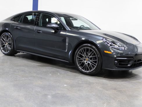 Used 2023 Porsche Panamera Platinum Edition image 2