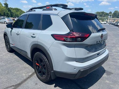Certified 2025 Nissan Rogue SV AWD/4WD image 7